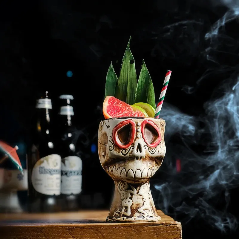 Copa de cóctel con calavera pa - Wine Beer Mixed Drinks reseña y precio