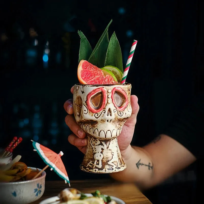 Copa de cóctel con calavera pa - Wine Beer Mixed Drinks reseña y precio